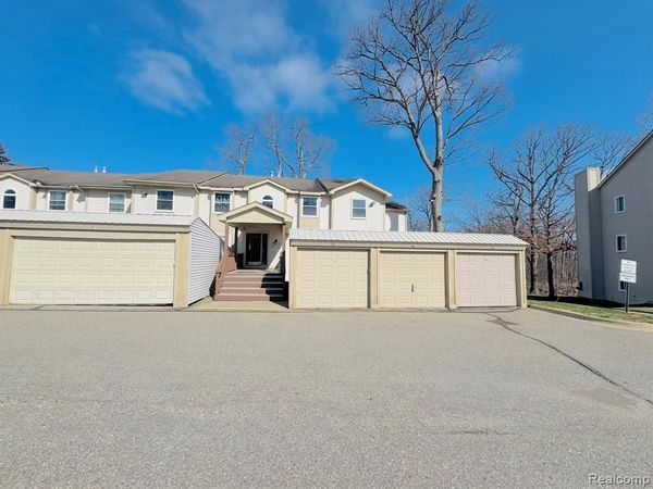 4956 Oak Hill Drive, Waterford Twp, MI 48329