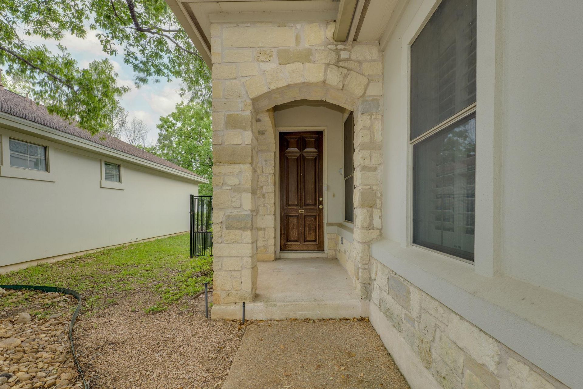 5800 Courtyard Dr, Unit 9, Austin, TX 78731 Main Photo
