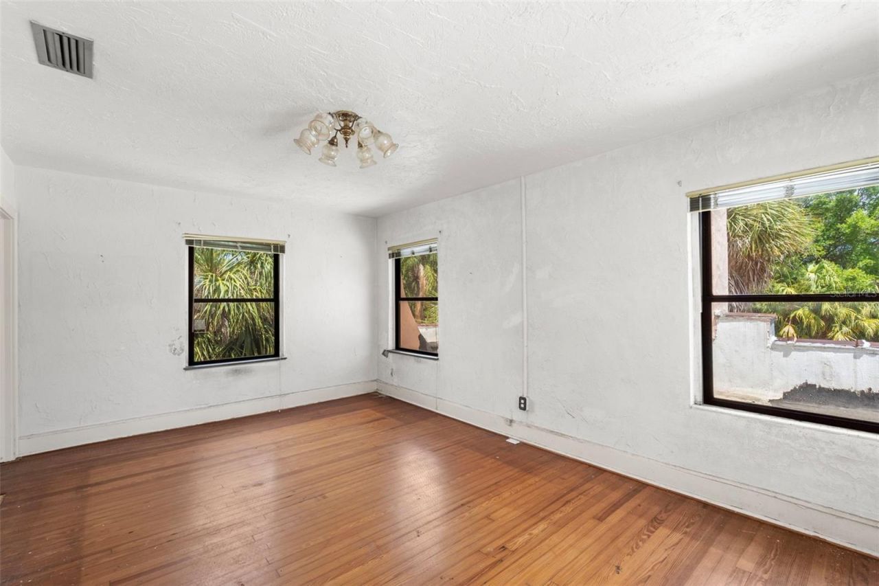 7010 Park Street S, Saint Petersburg, FL 33707 Photo