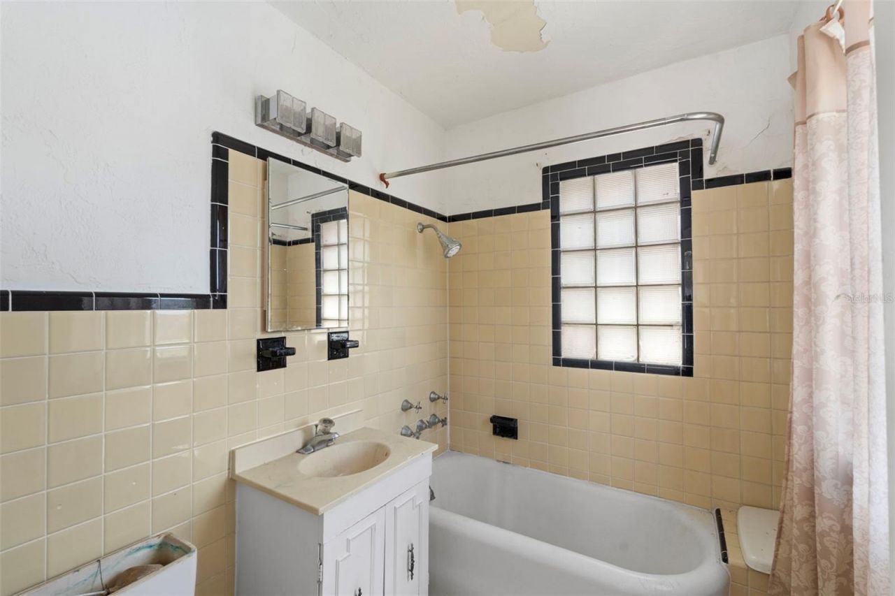 7010 Park Street S, Saint Petersburg, FL 33707 Photo