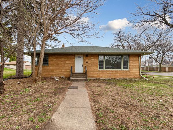 1384 Albemarle Street , Saint Paul, MN 55117