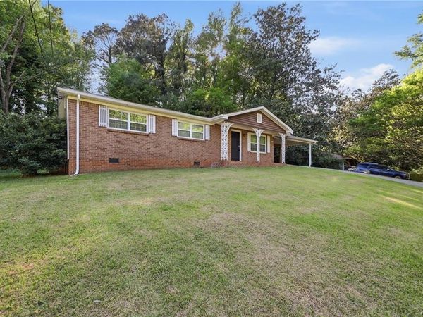 2322 Chestnut Log Loop, Lithia Springs, GA 30122