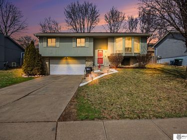 8202 Tucker Street , Omaha, NE 68122