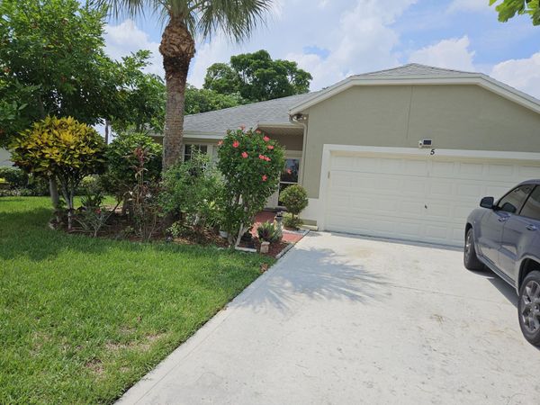 5 Heather Trace Drive, Boynton Beach, FL 33436