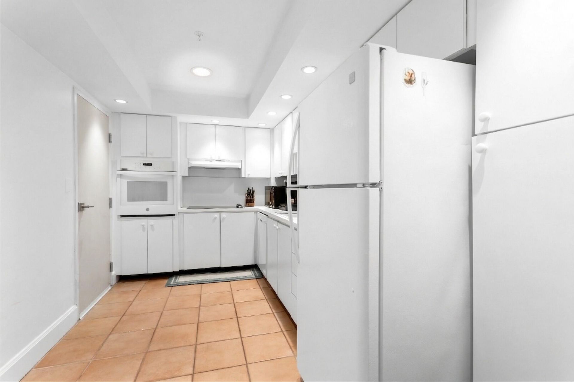 90 Edgewater Drive, Unit Ph23, Coral Gables, FL 33133 Photo