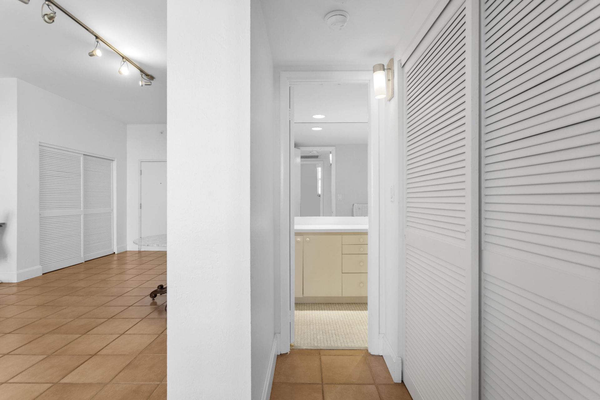 90 Edgewater Drive, Unit Ph23, Coral Gables, FL 33133 Photo