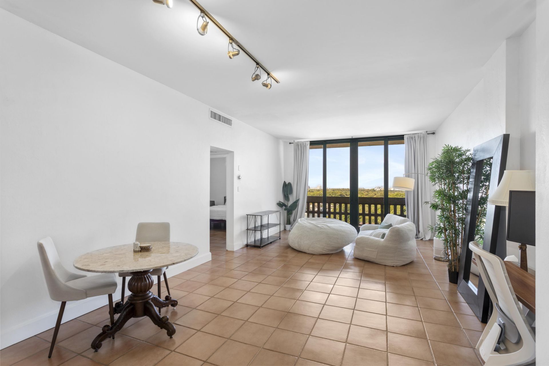 90 Edgewater Drive, Unit Ph23, Coral Gables, FL 33133 Photo