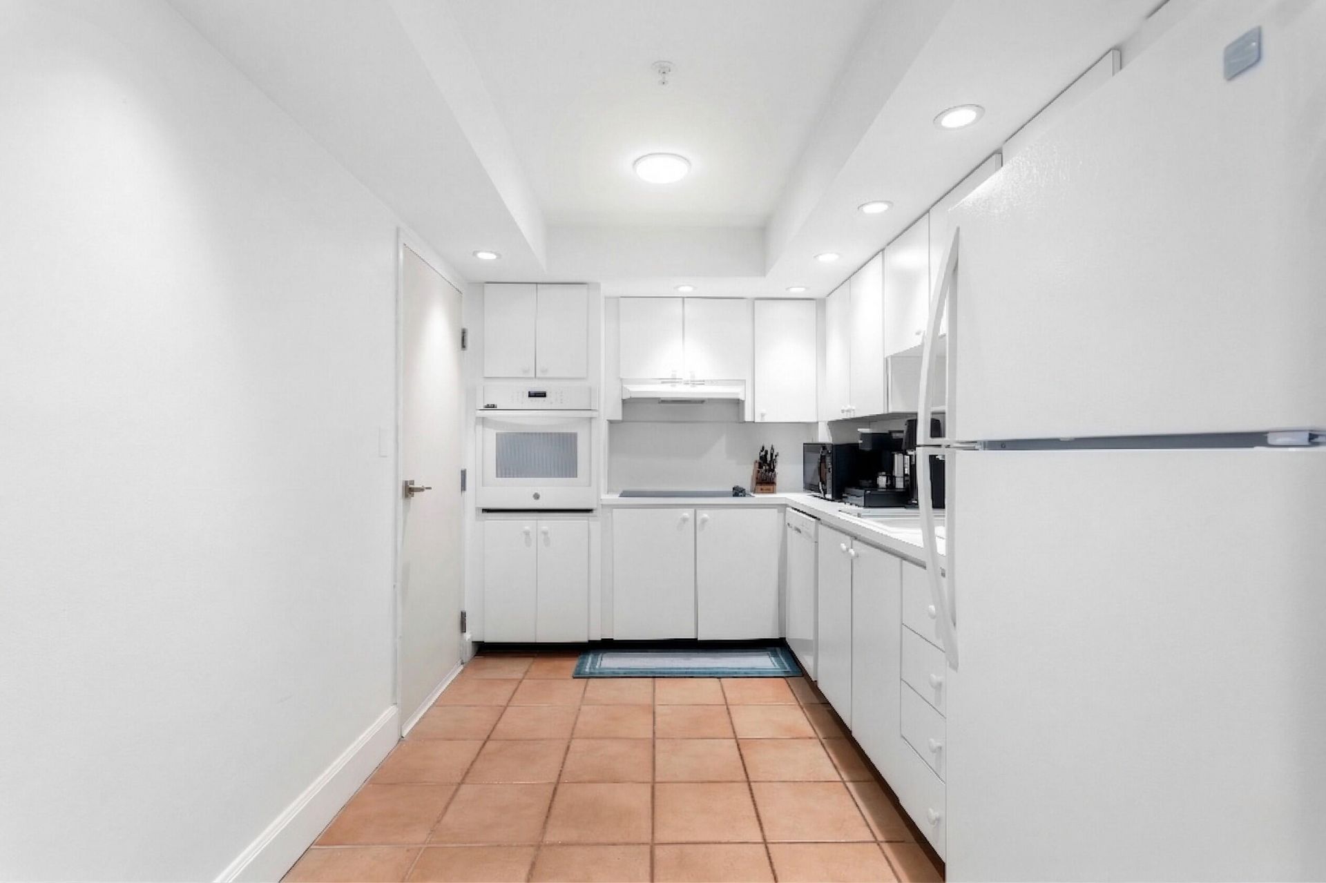 90 Edgewater Drive, Unit Ph23, Coral Gables, FL 33133 Photo