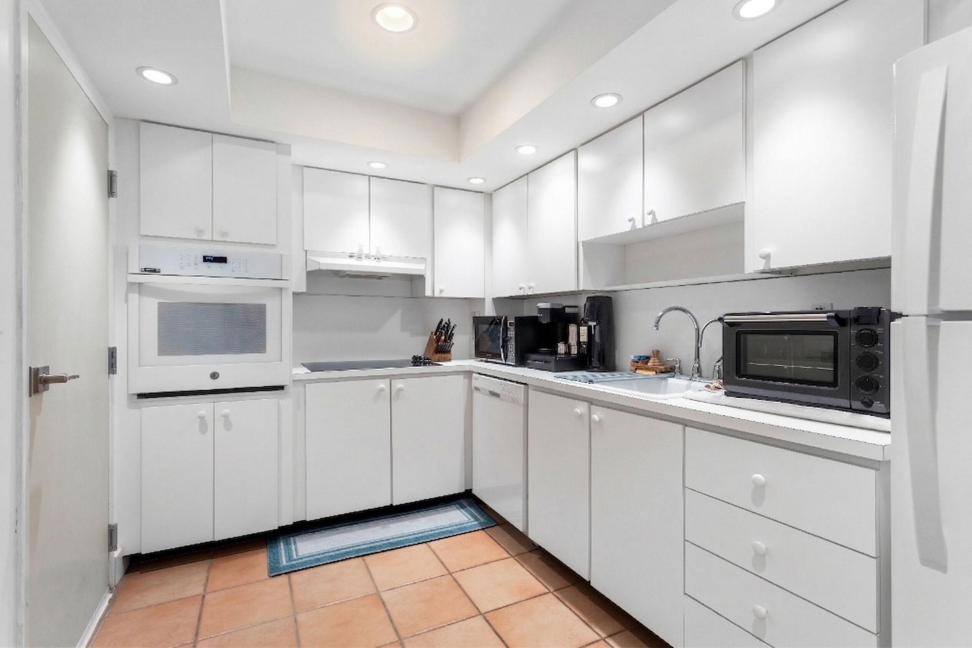 90 Edgewater Drive, Unit Ph23, Coral Gables, FL 33133 Photo