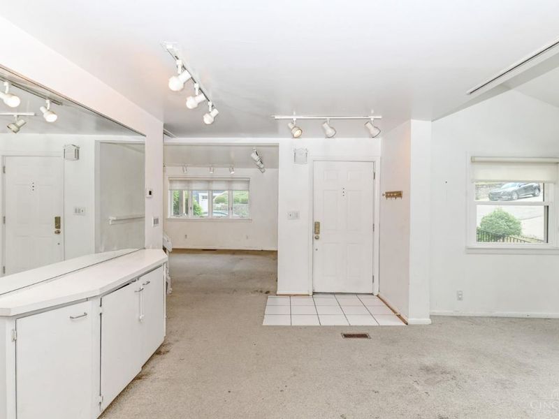 3621 Woodbridge Place, Cincinnati, OH 45226 Photo 4