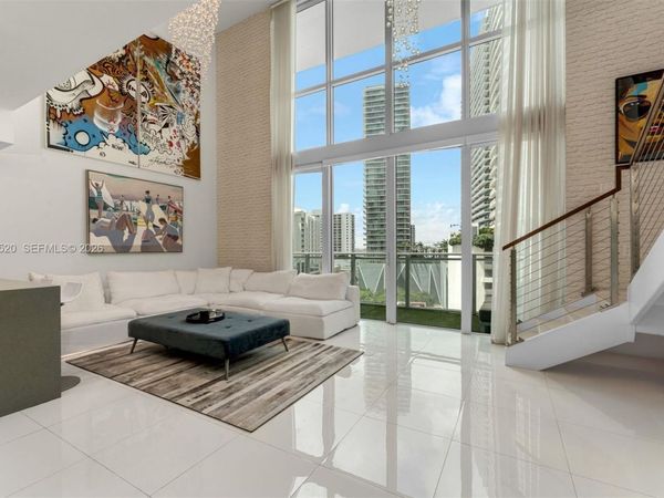 1080 Brickell Ave, Unit 905, Miami, FL 33131