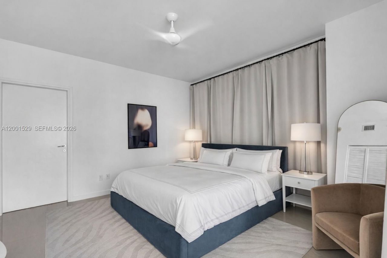 300 S Biscayne Blvd, Unit T-2416, Miami, FL 33131 Photo