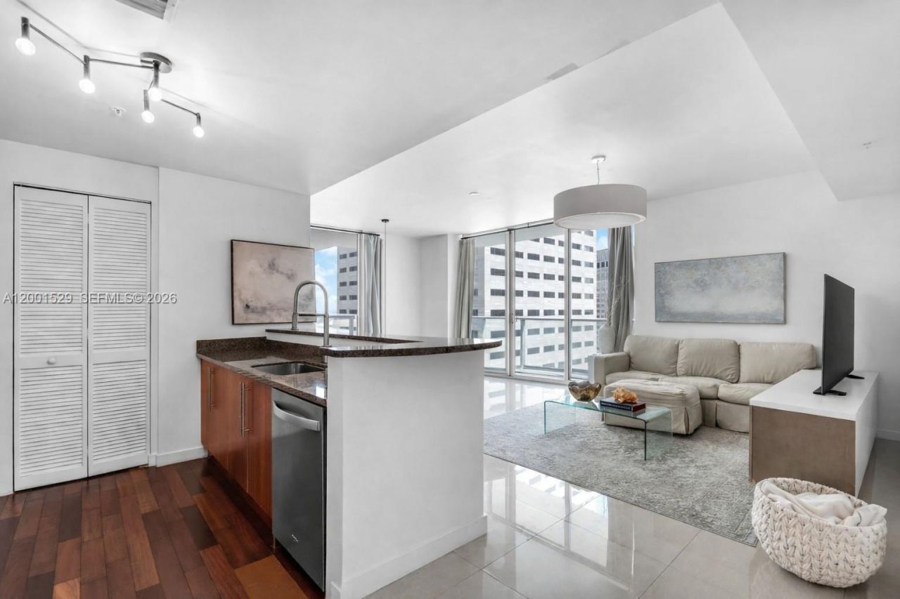 300 S Biscayne Blvd, Unit T-2416, Miami, FL 33131 Photo