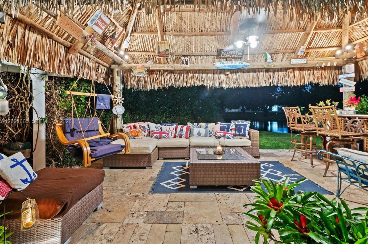 10740 SW 74th Ct, Pinecrest, FL 33156 Photo