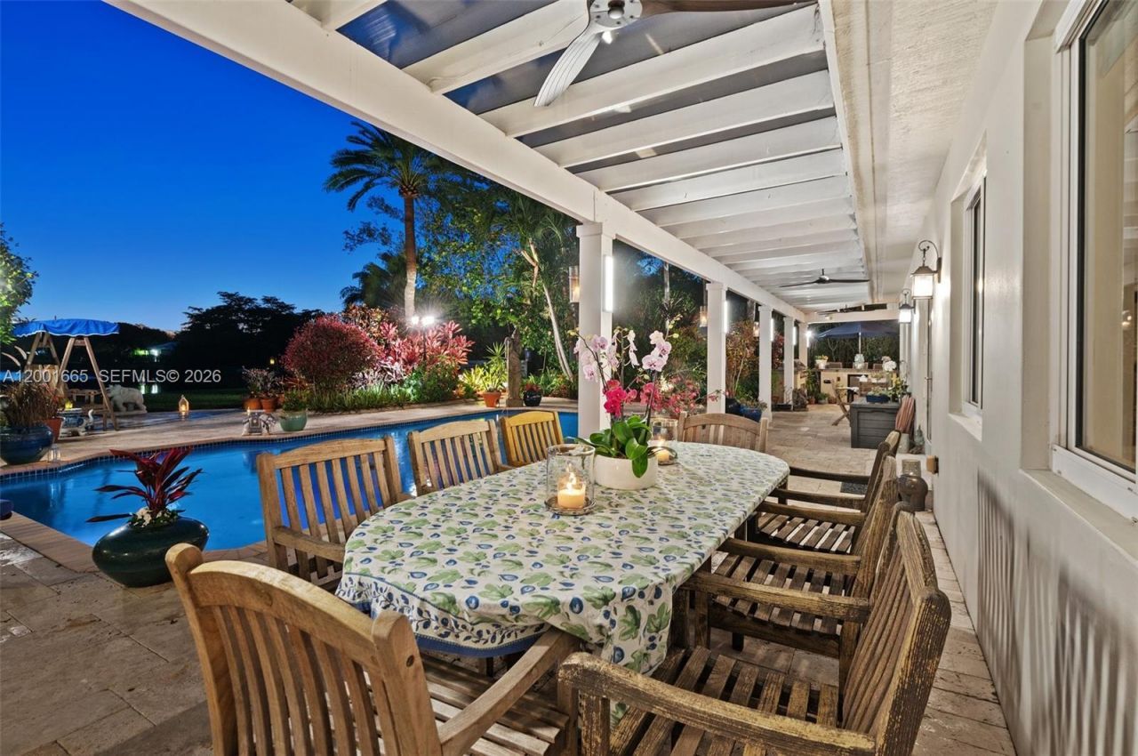 10740 SW 74th Ct, Pinecrest, FL 33156 Photo