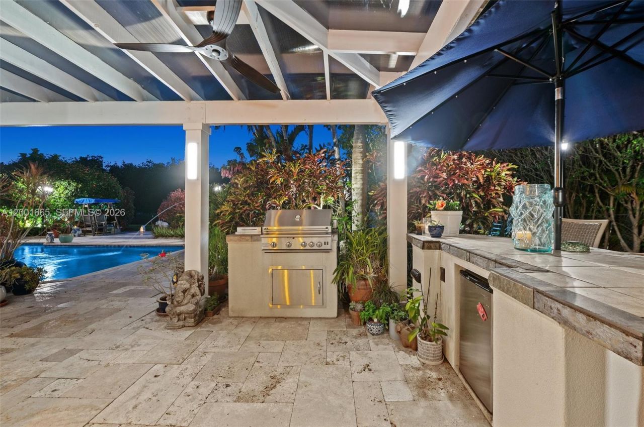 10740 SW 74th Ct, Pinecrest, FL 33156 Photo