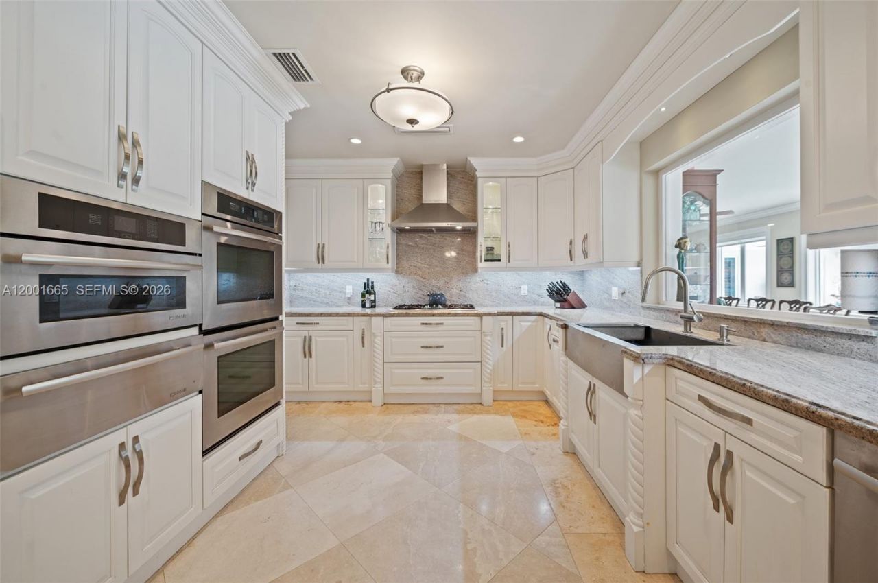 10740 SW 74th Ct, Pinecrest, FL 33156 Photo