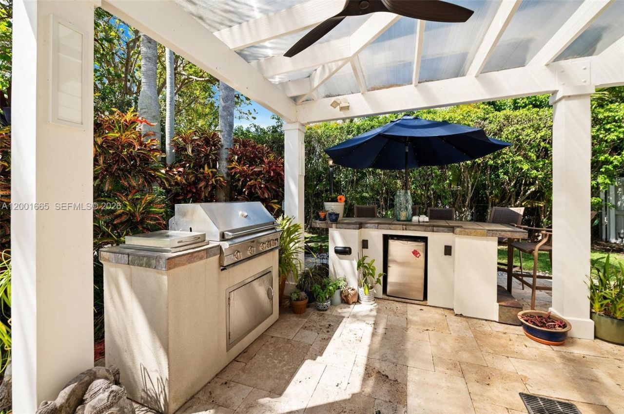 10740 SW 74th Ct, Pinecrest, FL 33156 Photo