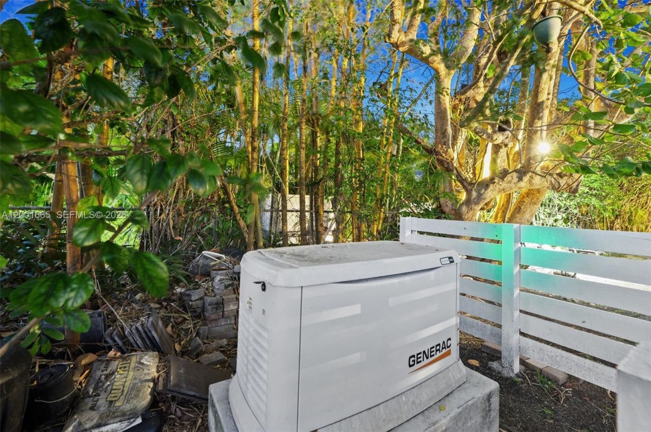 10740 SW 74th Ct, Pinecrest, FL 33156 Photo