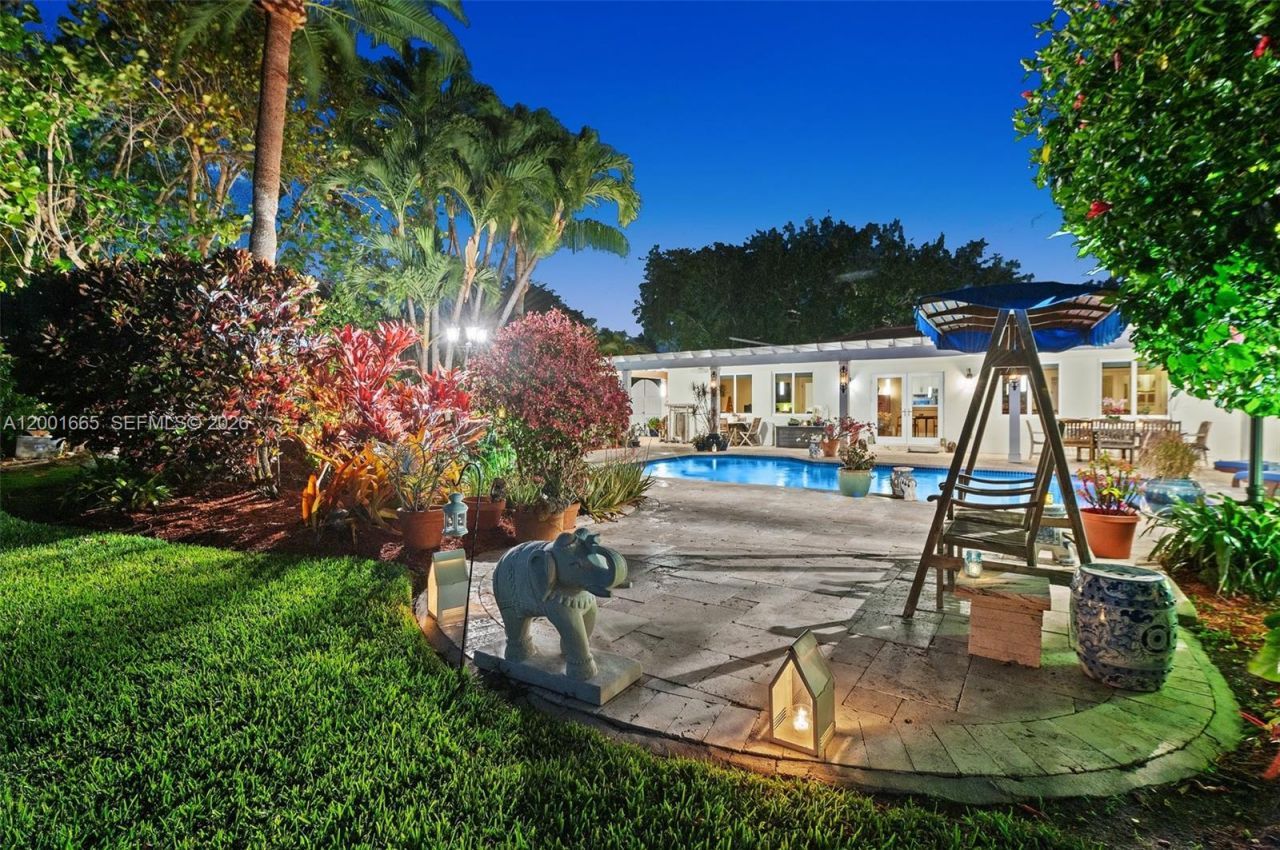 10740 SW 74th Ct, Pinecrest, FL 33156 Photo