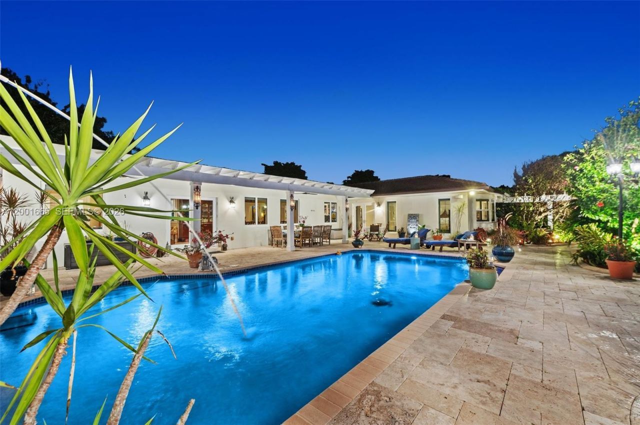 10740 SW 74th Ct, Pinecrest, FL 33156 Photo