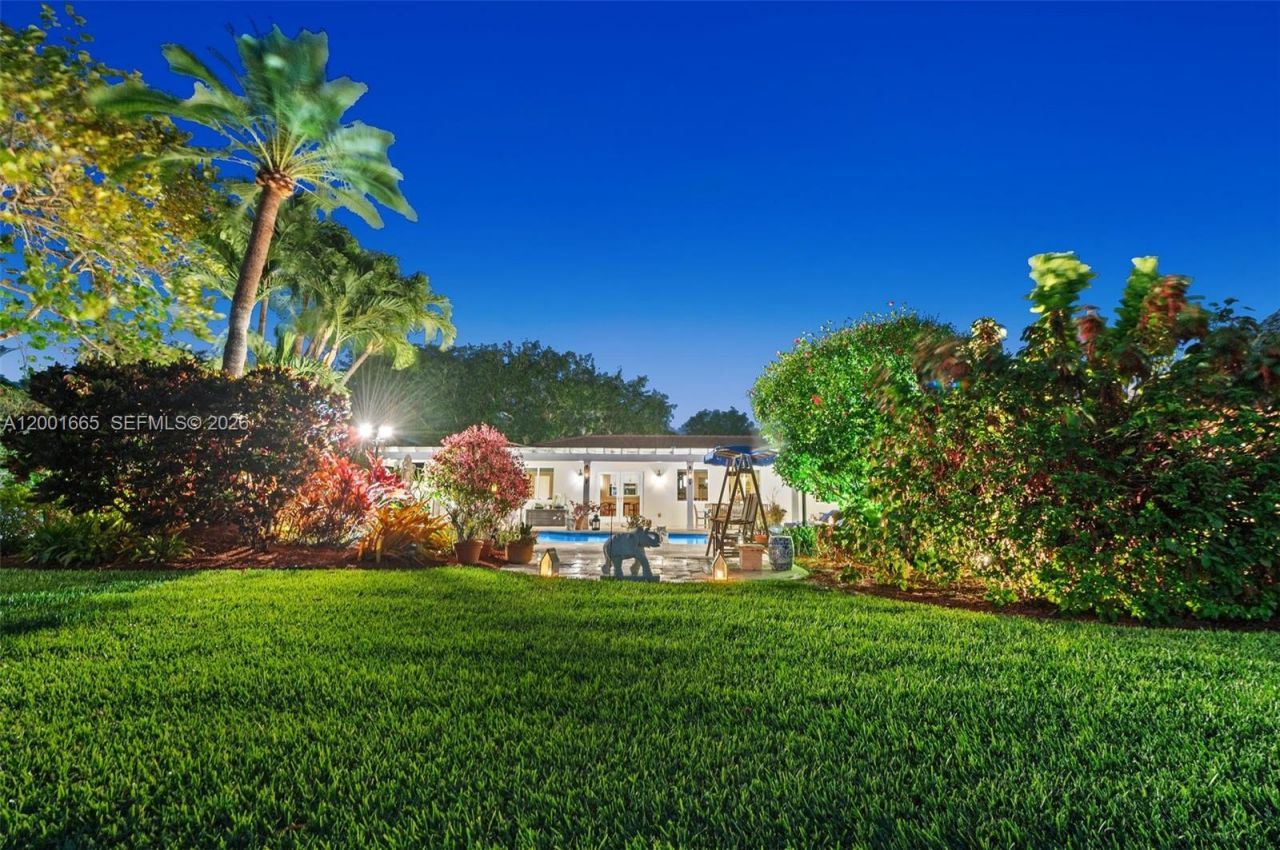 10740 SW 74th Ct, Pinecrest, FL 33156 Photo