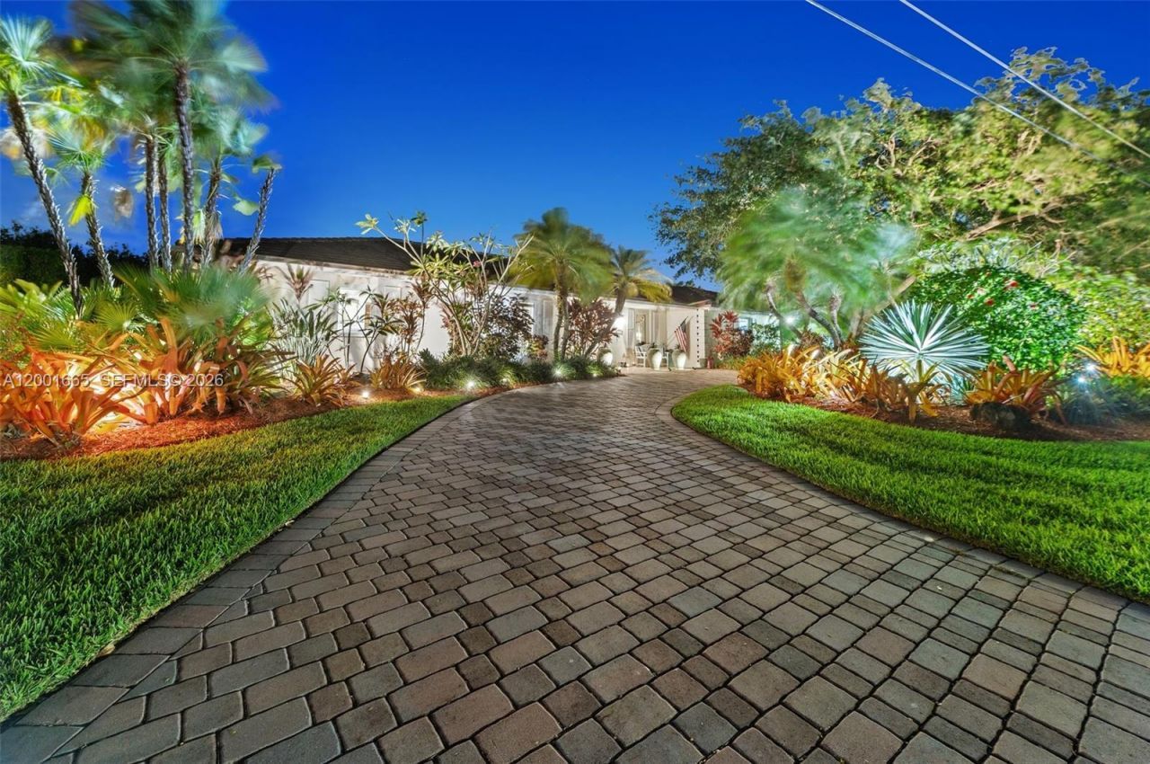 10740 SW 74th Ct, Pinecrest, FL 33156 Photo