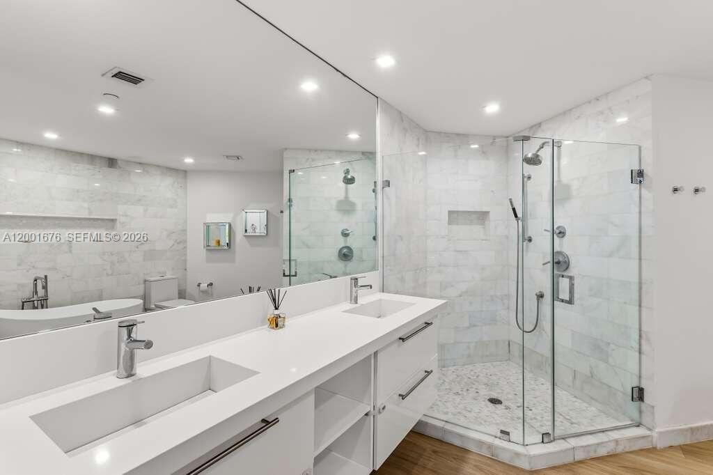 888 Brickell Key Dr, Unit 1207, Miami, FL 33131 Photo