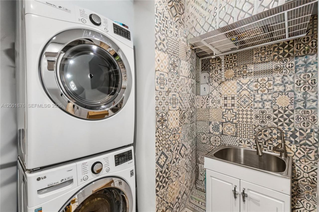 888 Brickell Key Dr, Unit 1207, Miami, FL 33131 Photo