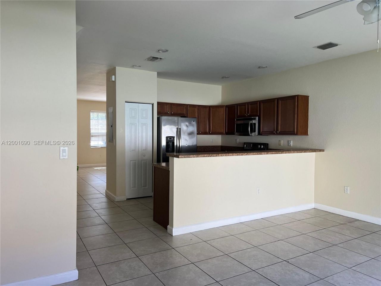 8913 W 35th Way, Hialeah, FL 33018 Photo
