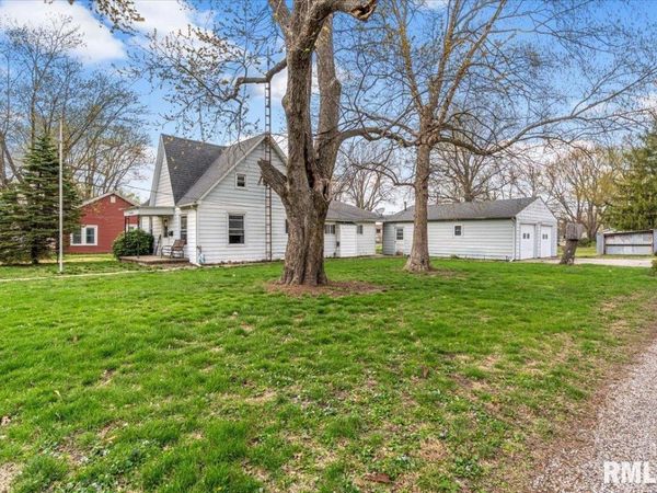 325 W JACKSON Street, Virden, IL 62690