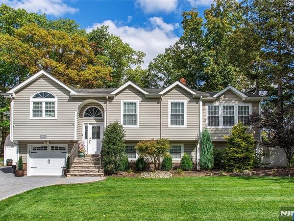 6 Melissa Drive, TOTOWA, NJ 07512