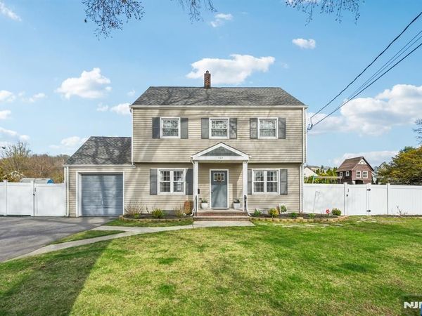 525 Ramapo Avenue, POMPTON LAKES, NJ 07442