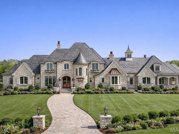 310 Wardenburg Farms Drive, Wildwood, MO 63005