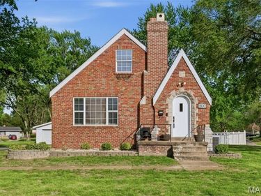 1800 Patterson Road, Florissant, MO 63031