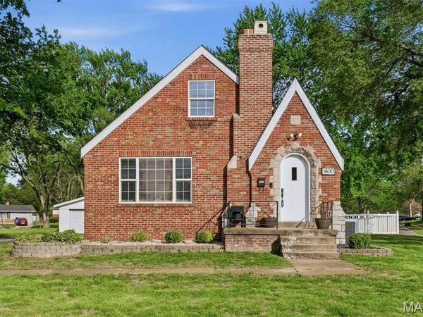 1800 Patterson Road, Florissant, MO 63031