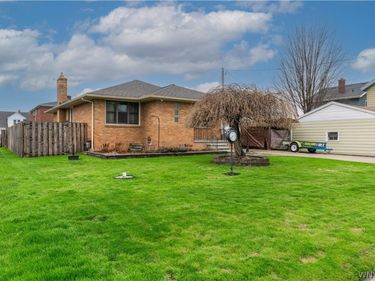 15 Hamilton Avenue , Lackawanna, NY 14218