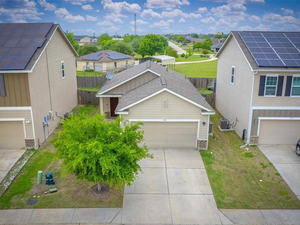 109 Rainey DR, Jarrell, TX 76537