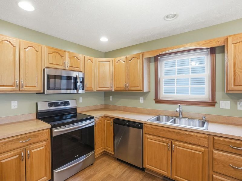 522 Northpoint Court, Troy, OH 45373 Photo 13