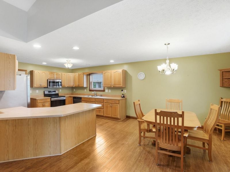 522 Northpoint Court, Troy, OH 45373 Photo 9