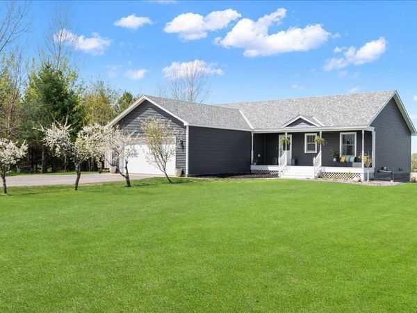 38616 Pine Avenue, Center City, MN 55012