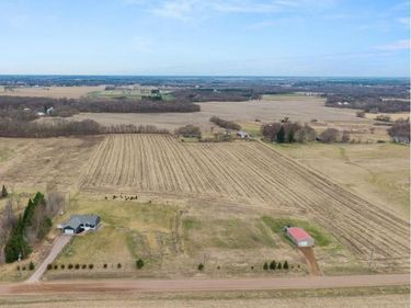 38616 Pine Avenue, Center City, MN 55012