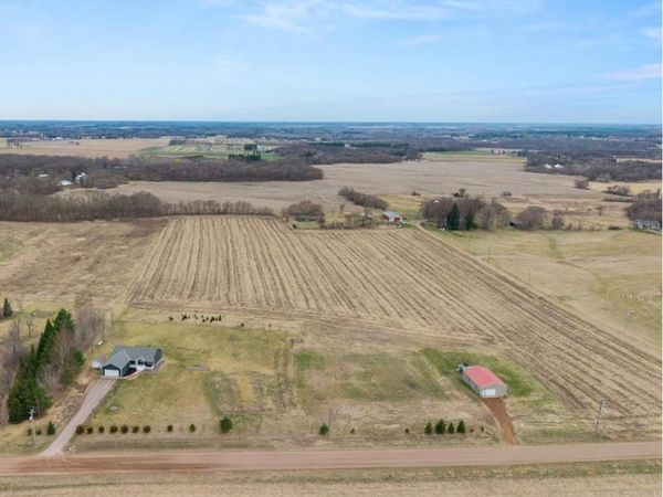 38616 Pine Avenue, Center City, MN 55012