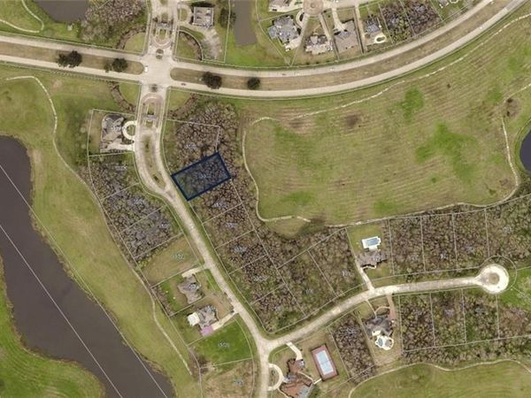 5550 EASTOVER Drive, New Orleans, LA 70128