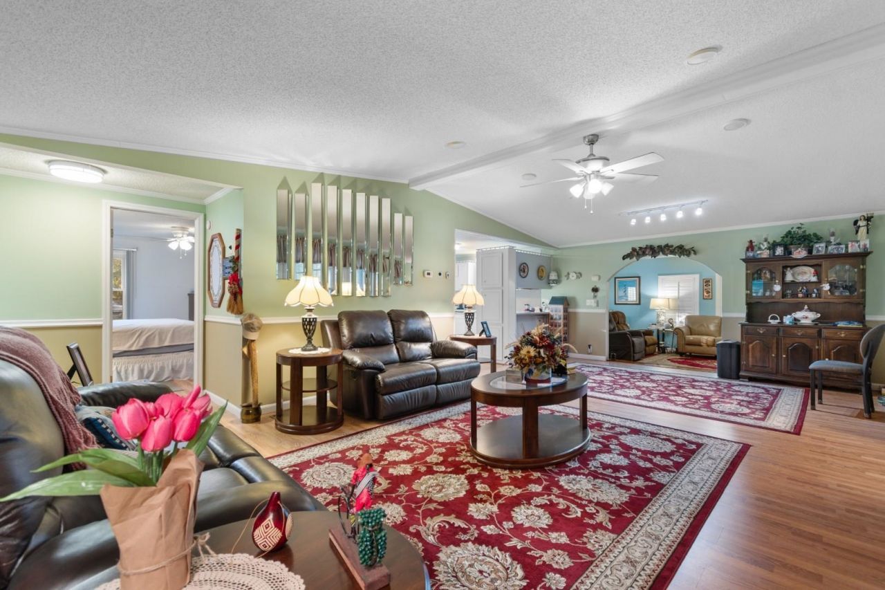 4421 Misty Ln. Photo 10