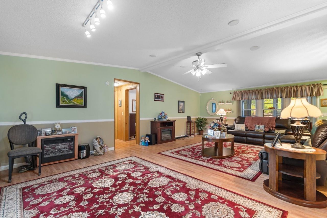 4421 Misty Ln. Photo 12