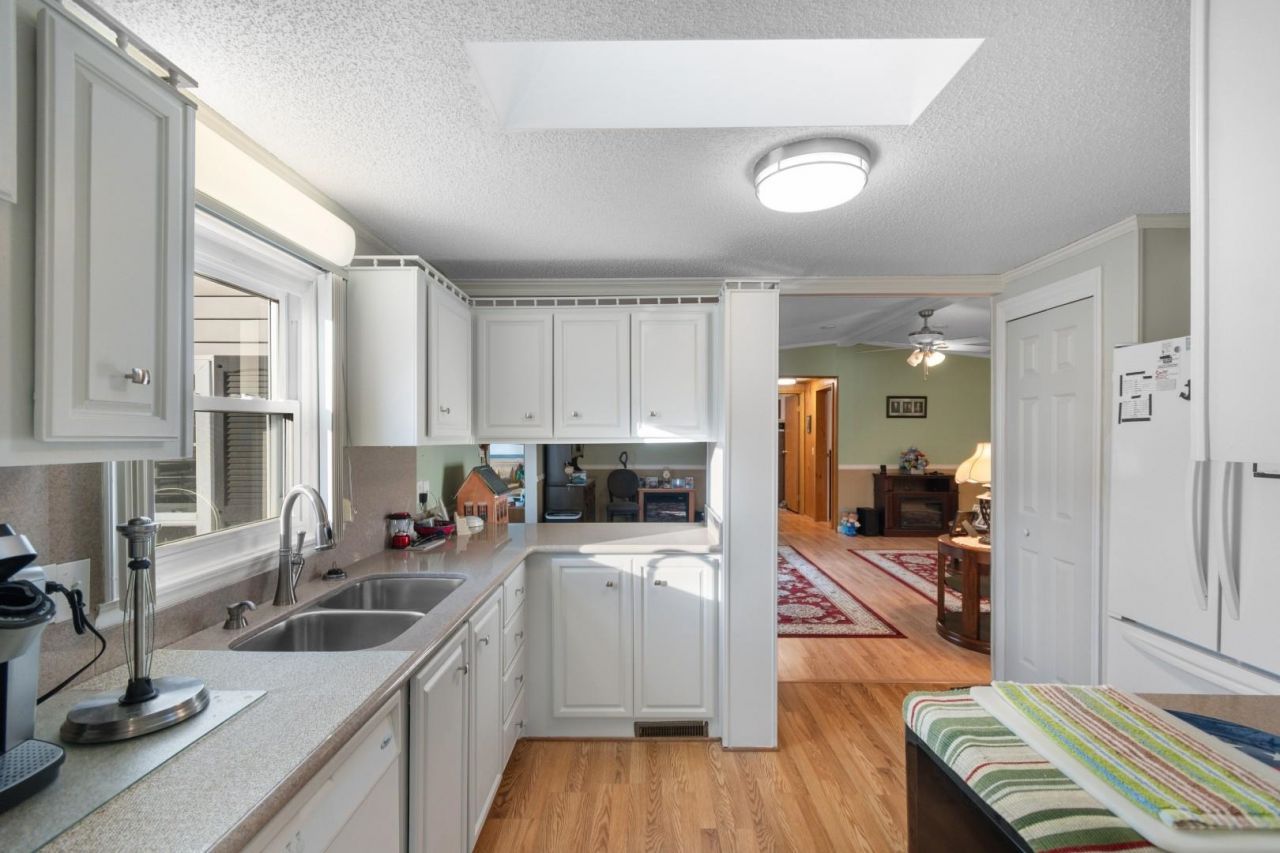 4421 Misty Ln. Photo 6