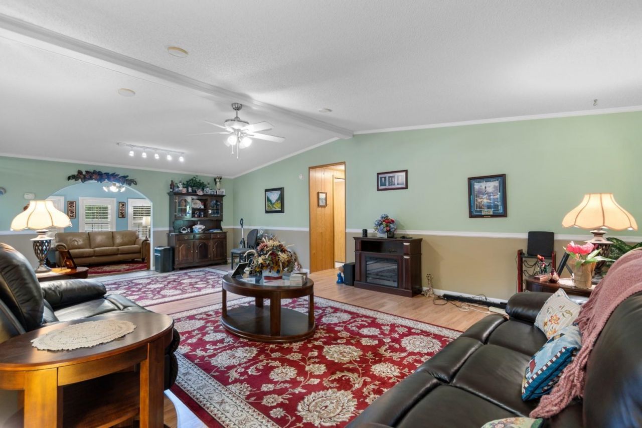 4421 Misty Ln. Photo 7