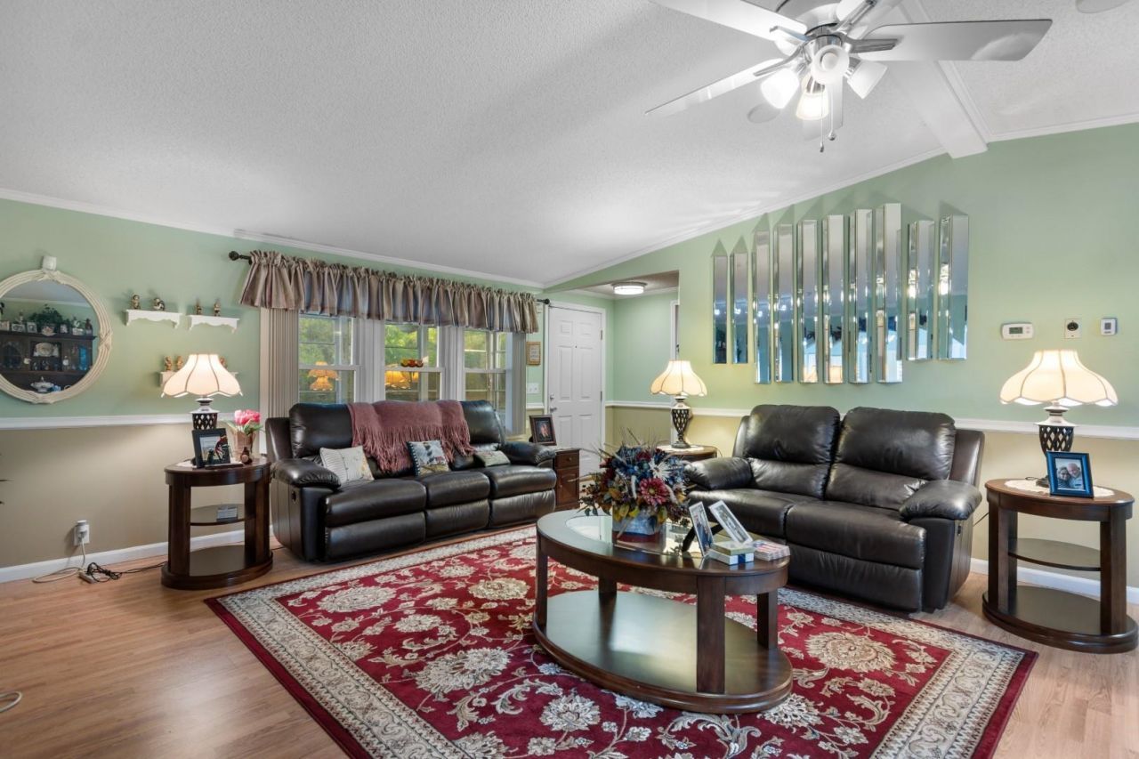 4421 Misty Ln. Photo 8