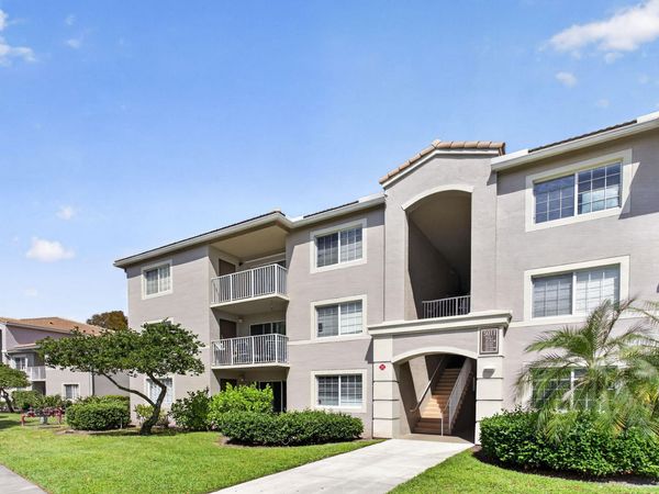 5011 Wiles Road, Unit 104, Coconut Creek, FL 33073